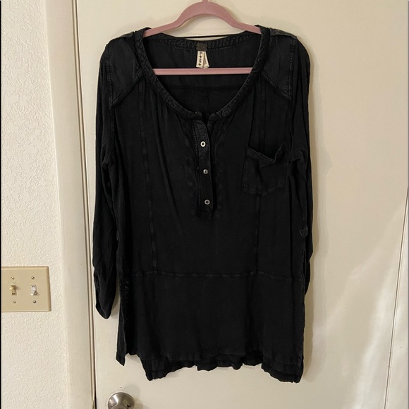 We the free Henley 3/4 sleeve top size small - Picture 1 of 5